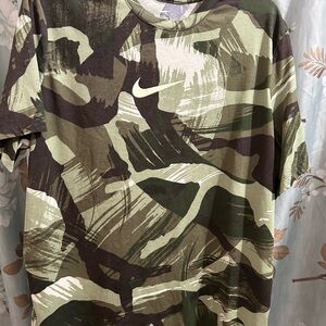 Nike Men's Short Sleeve Camouflage Tee - Green and Brown
